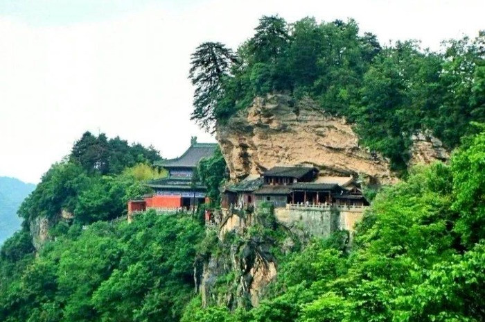 Chua co nui Vo Dang - 'Thanh dia kungfu' trong Karate Kid-Hinh-11