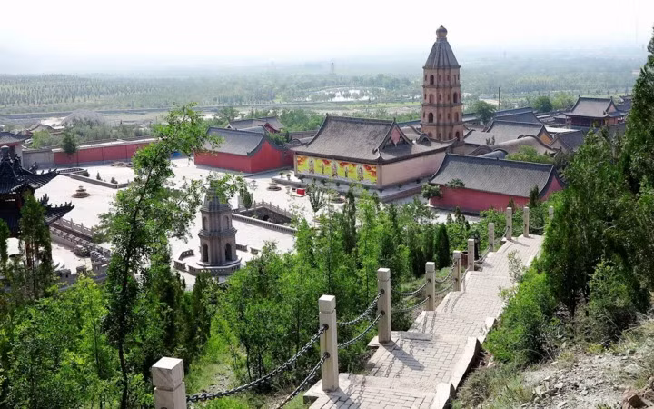 Chua co nui Vo Dang - 'Thanh dia kungfu' trong Karate Kid-Hinh-14