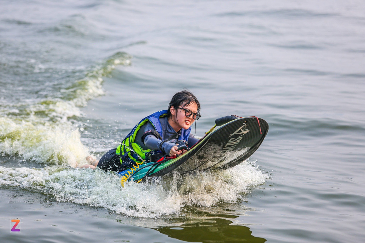 Luot song Ho Tay dau he, trai nghiem kho tin va tuyet voi-Hinh-14