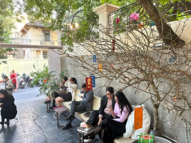 Hang an, quan ca phe “hot bac” xuyen Tet Nguyen Dan-Hinh-3