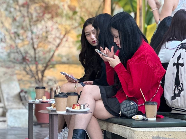 Hang an, quan ca phe “hot bac” xuyen Tet Nguyen Dan-Hinh-4