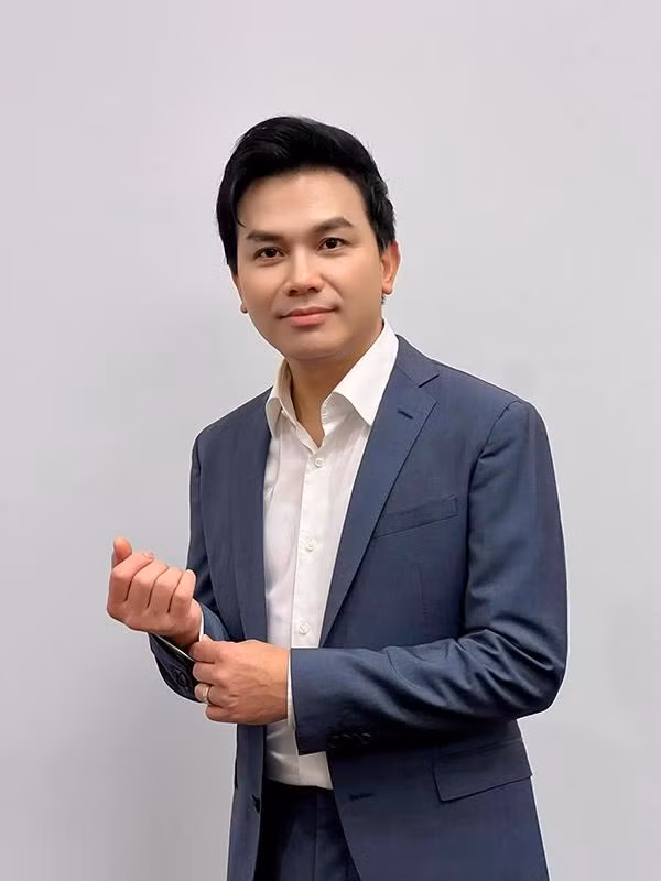 Cuoc song hon nhan binh yen cua giong ca vang Manh Quynh