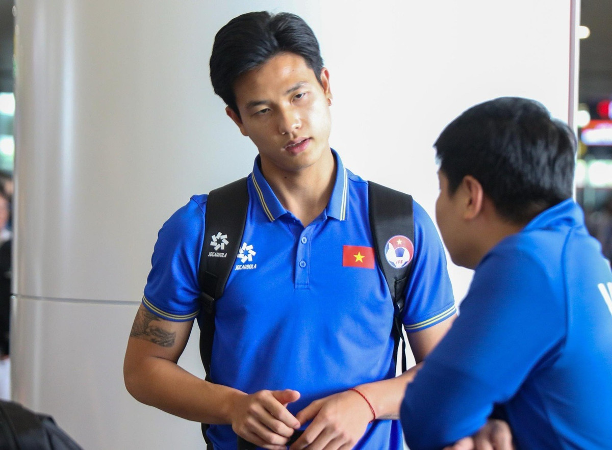 U23 Viet Nam ve nuoc sau giai U23 chau A, HLV Hoang Anh Tuan trai long-Hinh-2