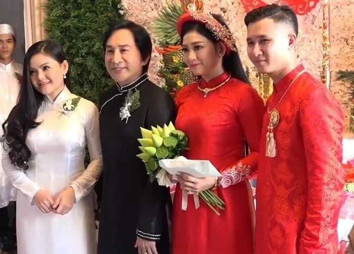 Con gai Kim Tu Long chi goi me ke Trinh Trinh la chi