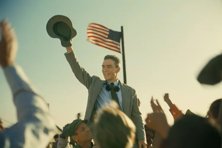 Phim ve cha de bom nguyen tu Oppenheimer can quet Qua cau vang-Hinh-3