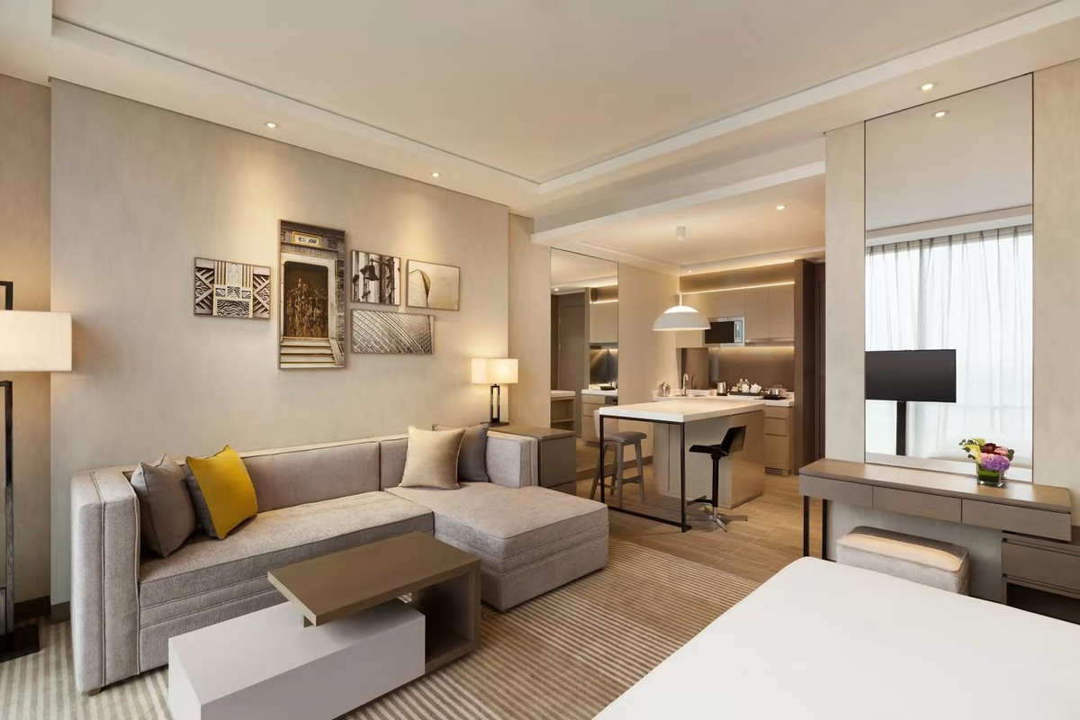 Biến khách sạn thành căn hộ, kiếm bộn tiền - Hình 2 Bien khach san thanh can ho, kiem bon tien-Hinh-2