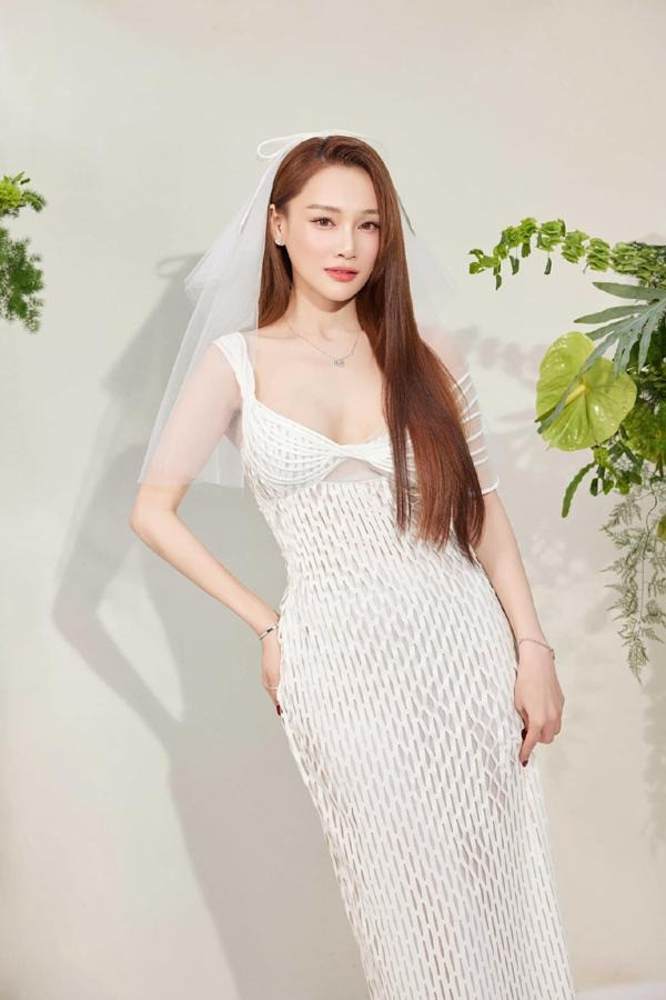 Bi quyet de Nha Phuong sau sinh vai thang van co co bung-Hinh-3