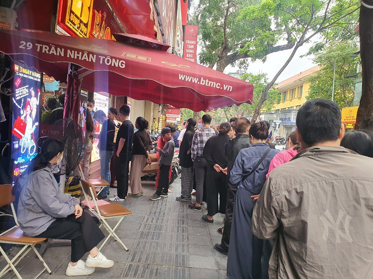 Lo dien nguoi ban 100 luong vang mieng chot loi-Hinh-2