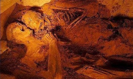 Vi sao xac uop ngan nam khong thoi rua? Nguon goc cua xac uop?-Hinh-2