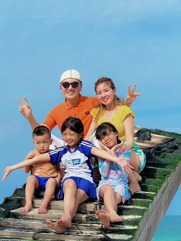 Dương Ngọc Thái và cuộc sống bình yên bên vợ đẹp, con ngoan - Hình 7 Duong Ngoc Thai va cuoc song binh yen ben vo dep, con ngoan-Hinh-7