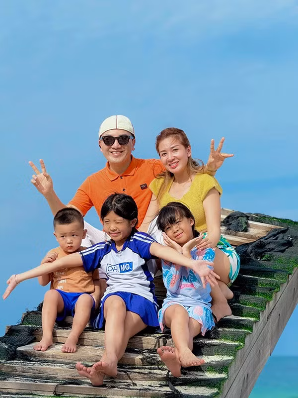 Duong Ngoc Thai va cuoc song binh yen ben vo dep, con ngoan-Hinh-7