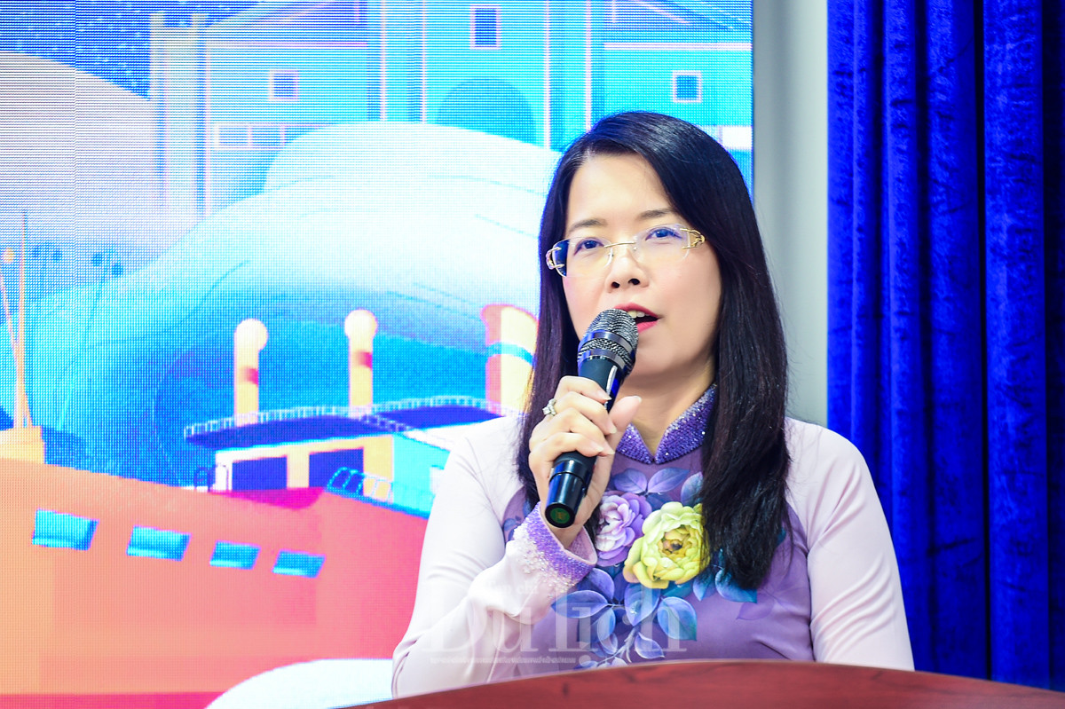 TP. HCM ruc rich chuan bi cho Le hoi song nuoc lan 2-Hinh-8