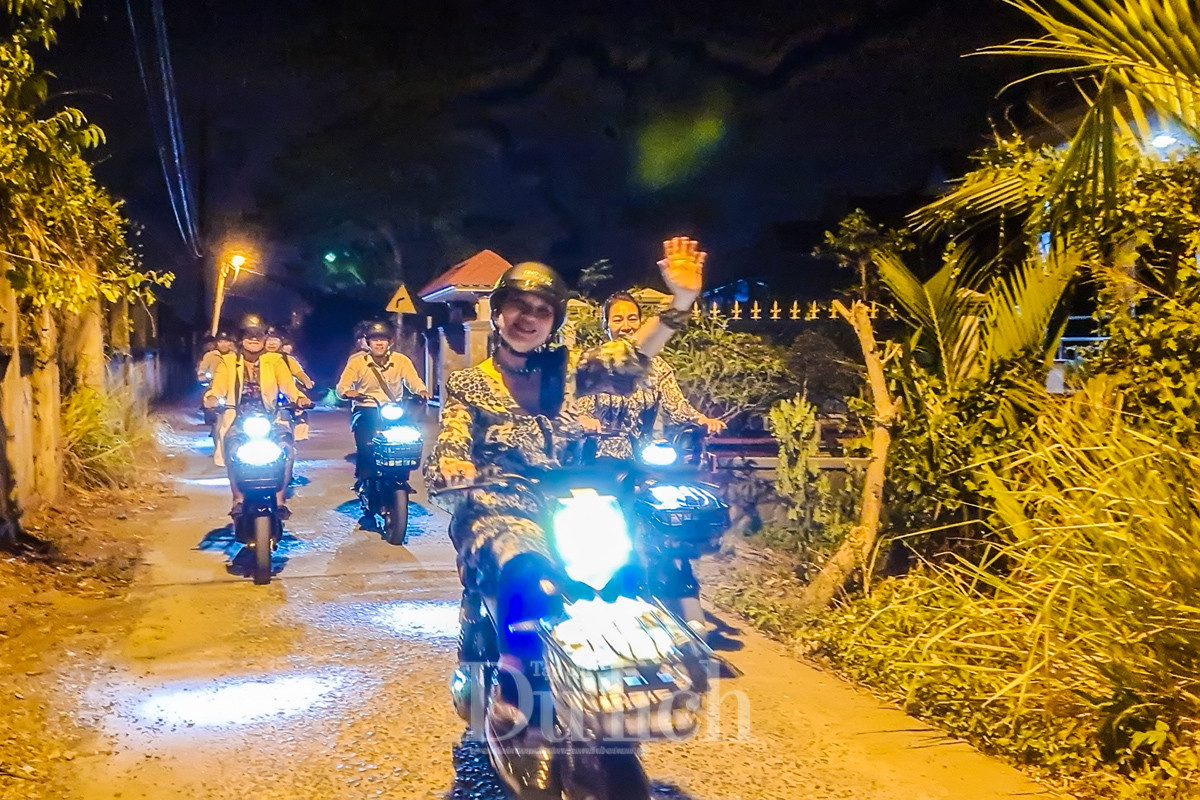 TP. HCM ruc rich chuan bi cho Le hoi song nuoc lan 2-Hinh-6