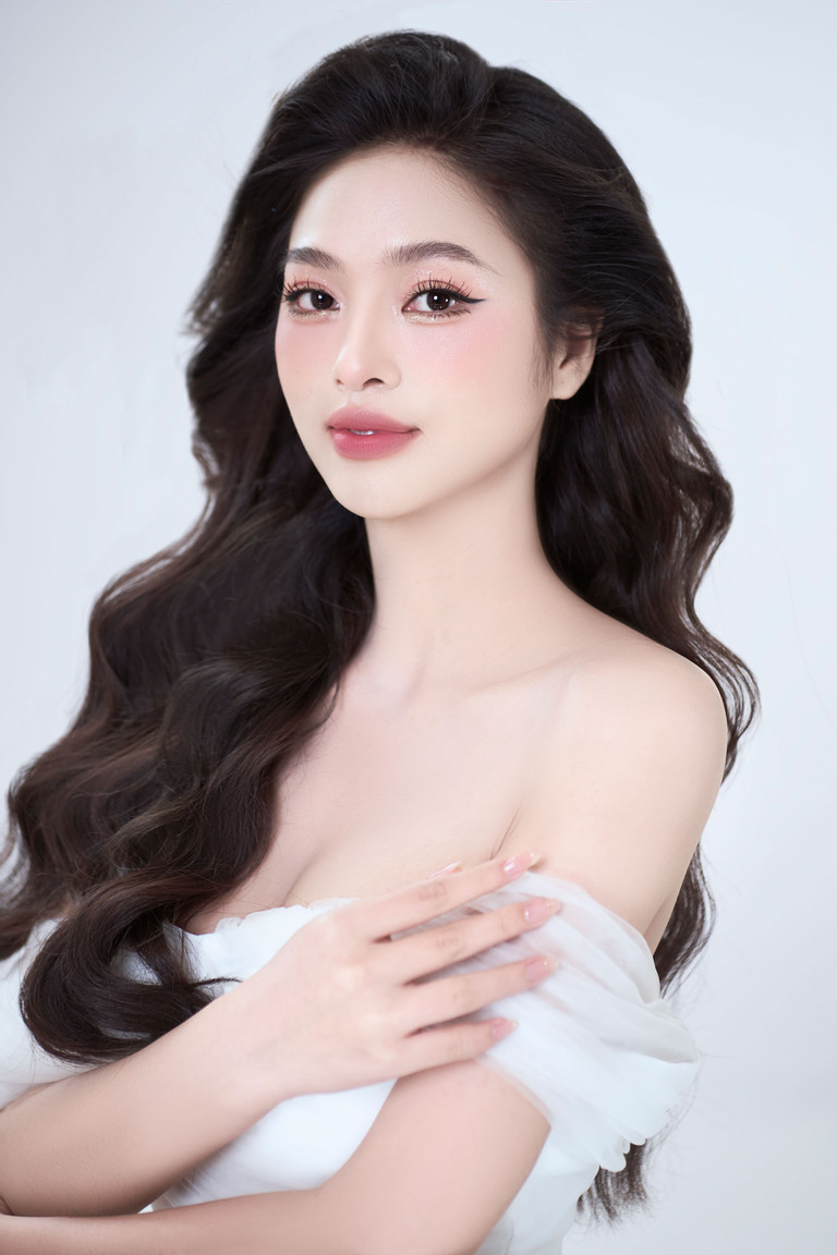 VĐV bóng chuyền đăng quang Hoa hậu Hà Nội xinh đẹp thế nào? - Hình 6 VDV bong chuyen dang quang Hoa hau Ha Noi xinh dep the nao?-Hinh-6