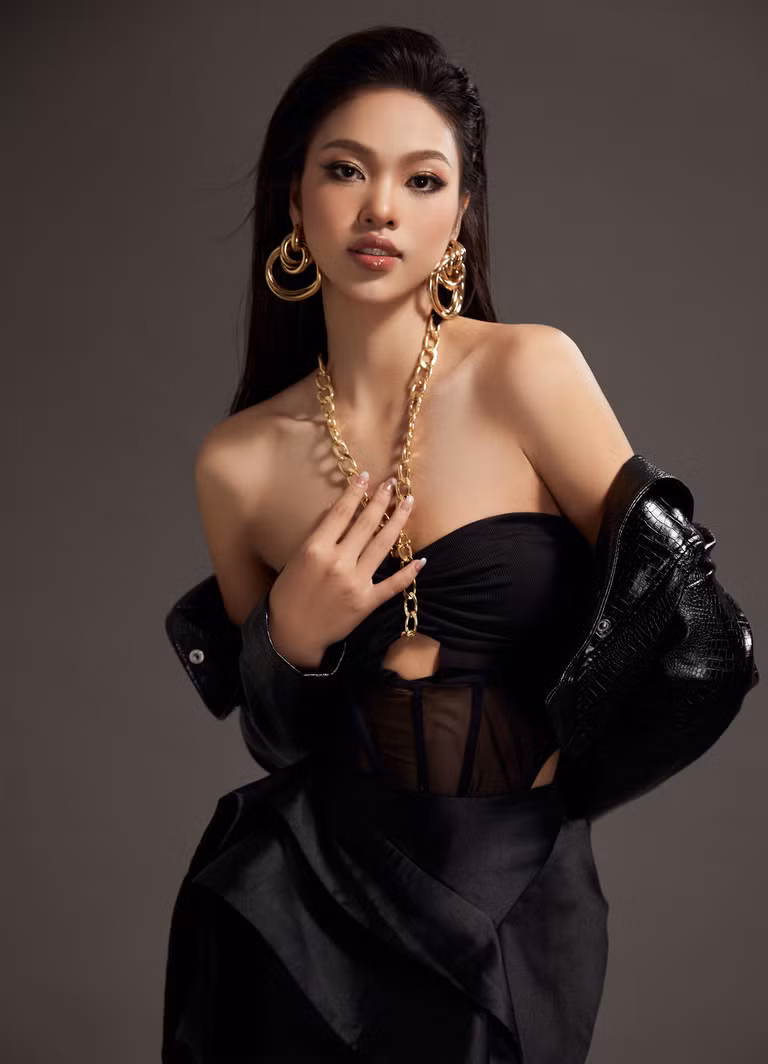 VDV bong chuyen dang quang Hoa hau Ha Noi xinh dep the nao?-Hinh-4