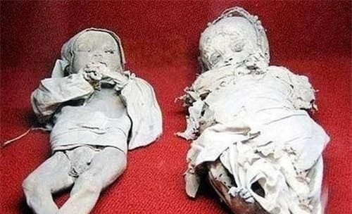 Tai nan luc lam viec, vo tinh he lo bi an ngoi mo co