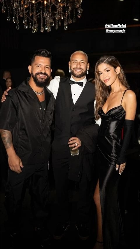 Neymar to chuc sinh nhat som, dang anh cung ban gai cu-Hinh-4