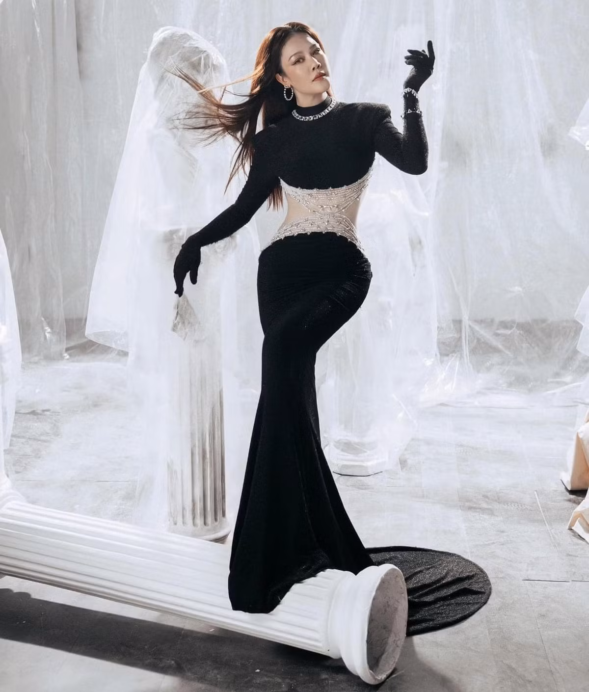 52 tuổi, ca sĩ Thu Phương vẫn thích thời trang độc lạ 52 tuoi, ca si Thu Phuong van thich thoi trang doc la