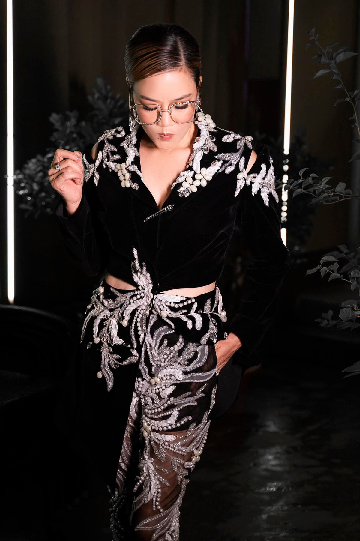 52 tuổi, ca sĩ Thu Phương vẫn thích thời trang độc lạ - Hình 8 52 tuoi, ca si Thu Phuong van thich thoi trang doc la-Hinh-8