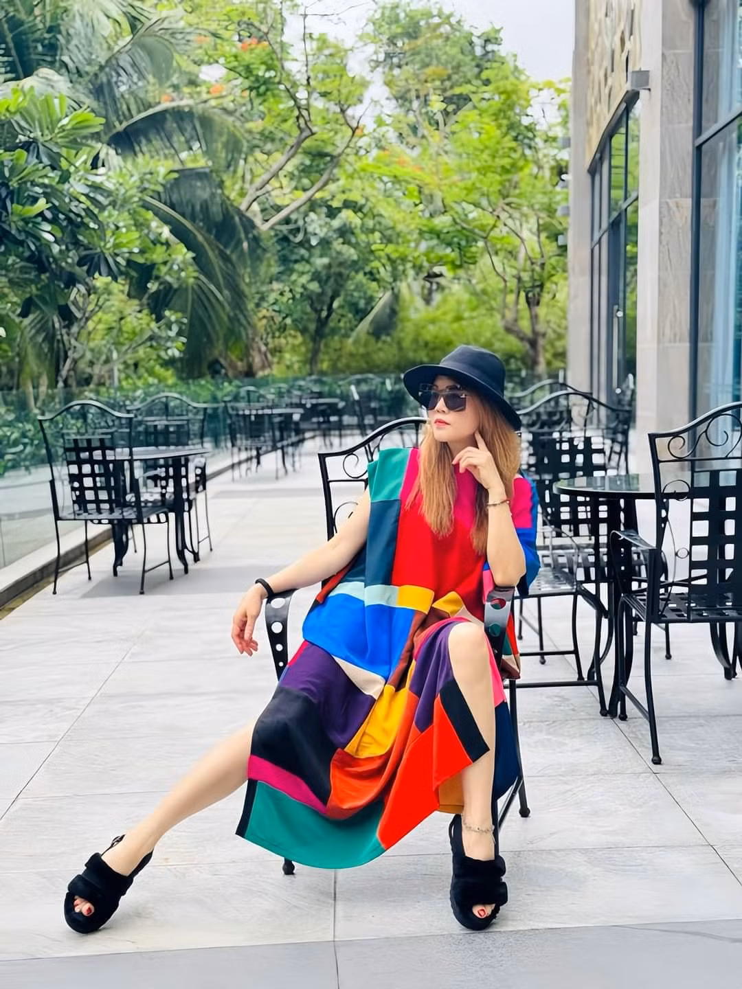 52 tuổi, ca sĩ Thu Phương vẫn thích thời trang độc lạ - Hình 10 52 tuoi, ca si Thu Phuong van thich thoi trang doc la-Hinh-10