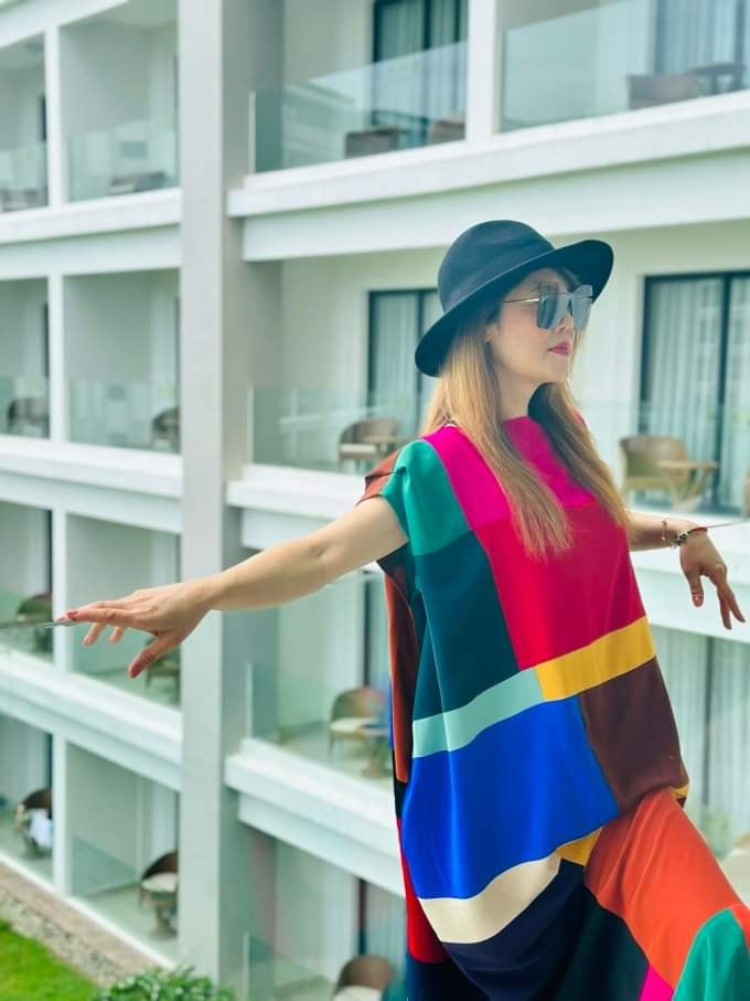 52 tuổi, ca sĩ Thu Phương vẫn thích thời trang độc lạ - Hình 11 52 tuoi, ca si Thu Phuong van thich thoi trang doc la-Hinh-11