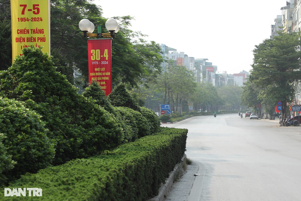 Nút giao Ô Chợ Dừa cũng là một điểm nóng về ùn tắc giao thông của Thủ đô, vào dịp nghỉ lễ vị trí này tạm thời được "nghỉ ngơi". Ảnh chụp tại Ô Chợ Dừa lúc 7h30.