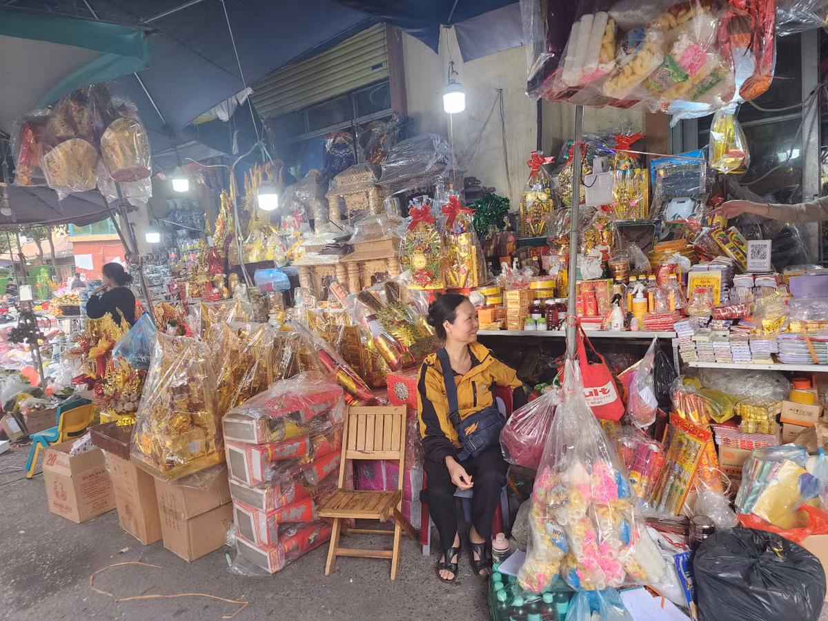 Chợ vàng mã vắng bóng siêu xe, biệt thự dịp cận Tết - Hình 2 Cho vang ma vang bong sieu xe, biet thu dip can Tet-Hinh-2