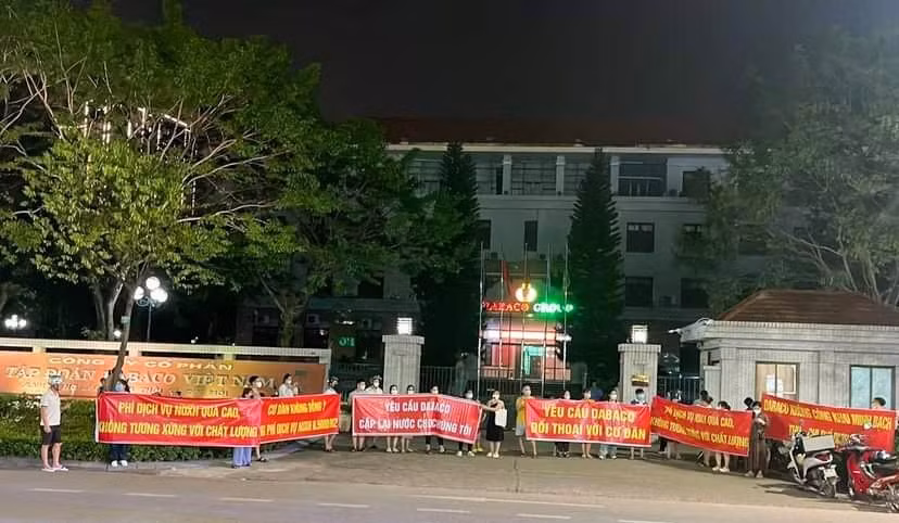 Thu phi NOXH cao bat thuong, Tap doan Dabaco lo lai sao?