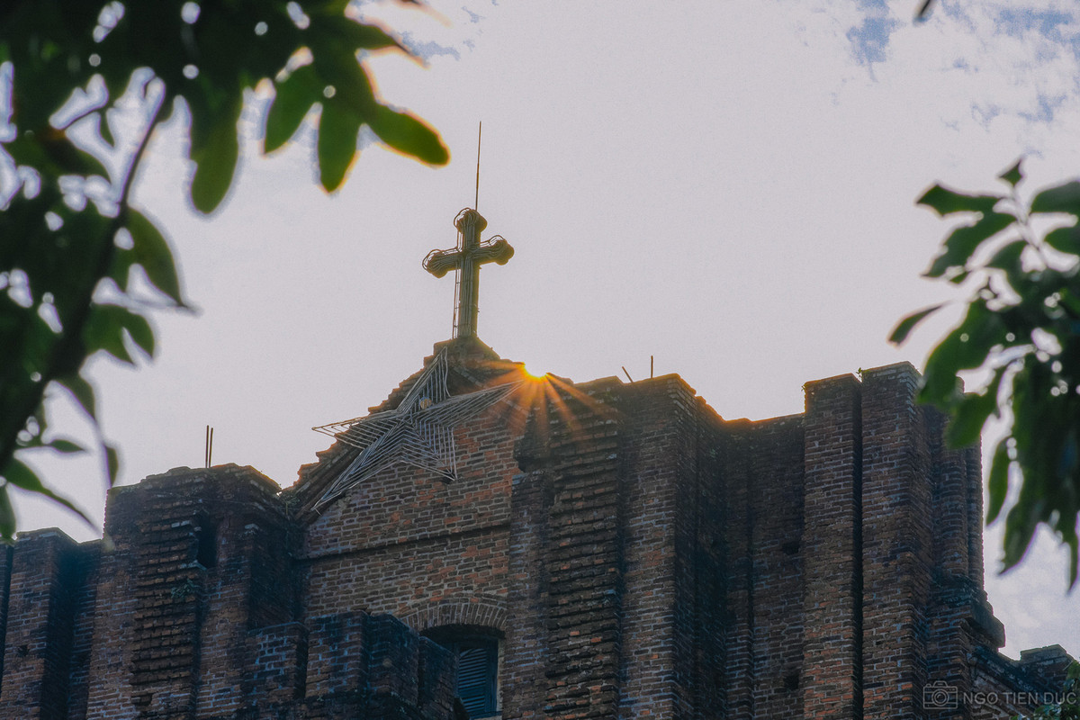 Đặc biệt, vào mùa Chay (mùa thương khó của người Công giáo) nơi đây không đón khách đến tham quan. Vì vậy, du khách muốn tới Đan viện nên xác nhận lại khung giờ có thể ghé thăm.