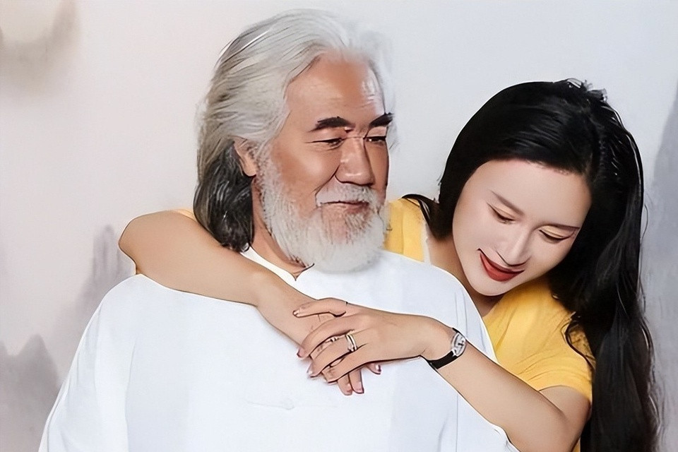 Ong trum phim kiem hiep va cuoc tinh chenh 30 tuoi