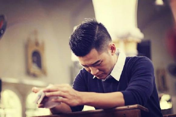 Tro ve khong bao truoc, toi choang vang khi thay bung bau gia trong tu