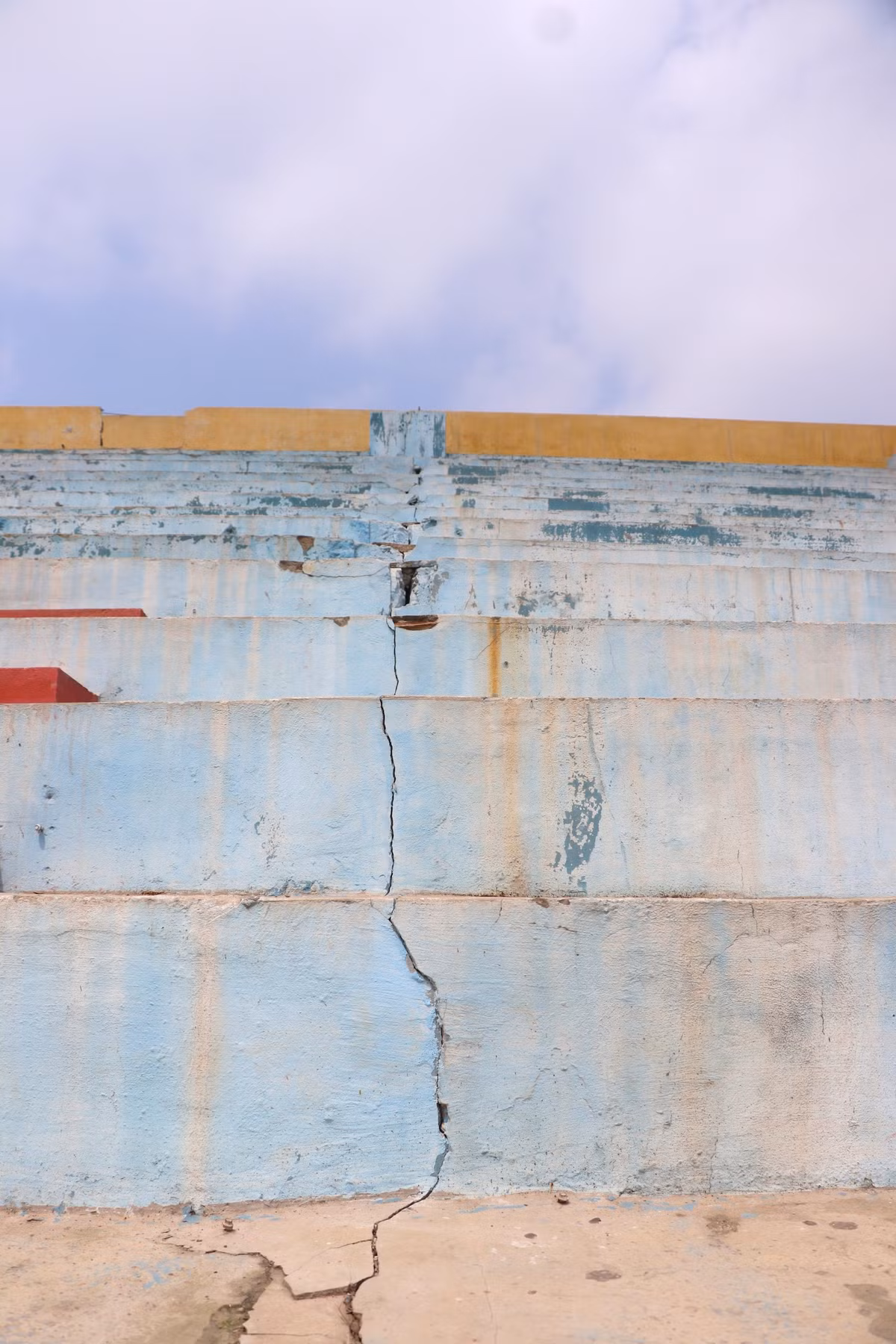 San van dong 'hoanh trang' nhung 'ngu quen' ca chuc nam o Ha Noi-Hinh-3