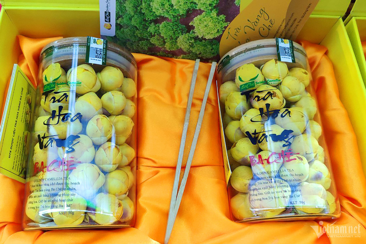 Gần Tết Nguyên đán Giáp Thìn, nhu cầu mua trà hoa vàng tăng cao. Trà hoa vàng được sấy khô pha nước uống có nhiều lợi ích cho sức khoẻ.