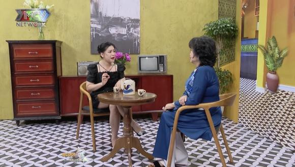 Con gai Kim Tu Long va moi quan he voi 2 nguoi 'me ke'-Hinh-3