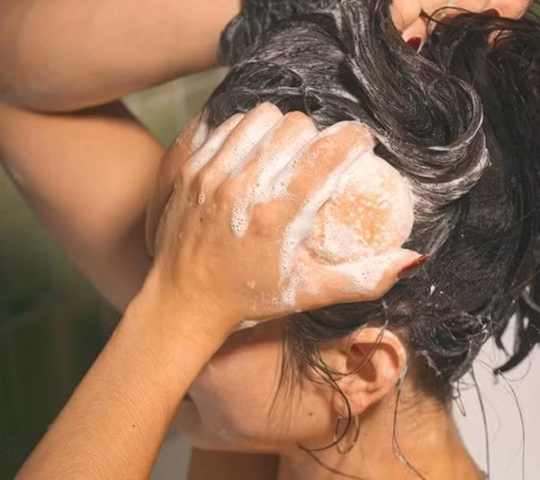 4 thời điểm không nên gội đầu, tim mạch và não đều 'sợ' 4 thoi diem khong nen goi dau, tim mach va nao deu 'so'