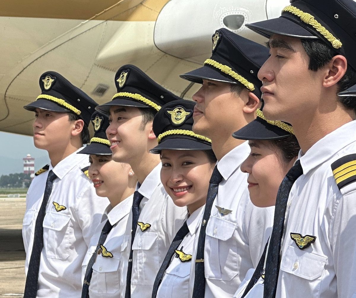 Chuyen bay dem Giao thua cua nu phi cong xinh dep-Hinh-2