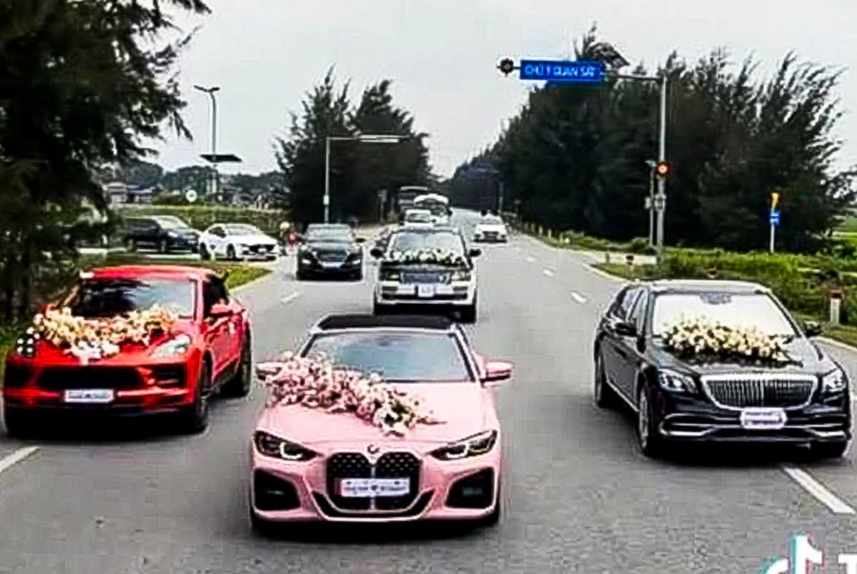 Lý do ‘Hải Idol’ dừng dàn xe sang rước dâu giữa đường chụp ảnh Ly do ‘Hai Idol’ dung dan xe sang ruoc dau giua duong chup anh