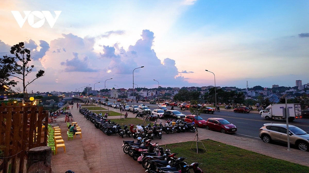 Thuong thuc anh hoang hon ben dai lo Vo Nguyen Giap-Hinh-6