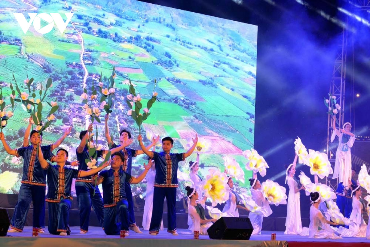 Trai nghiem doc dao Tuan van hoa du lich Tan Uyen, tinh Lai Chau