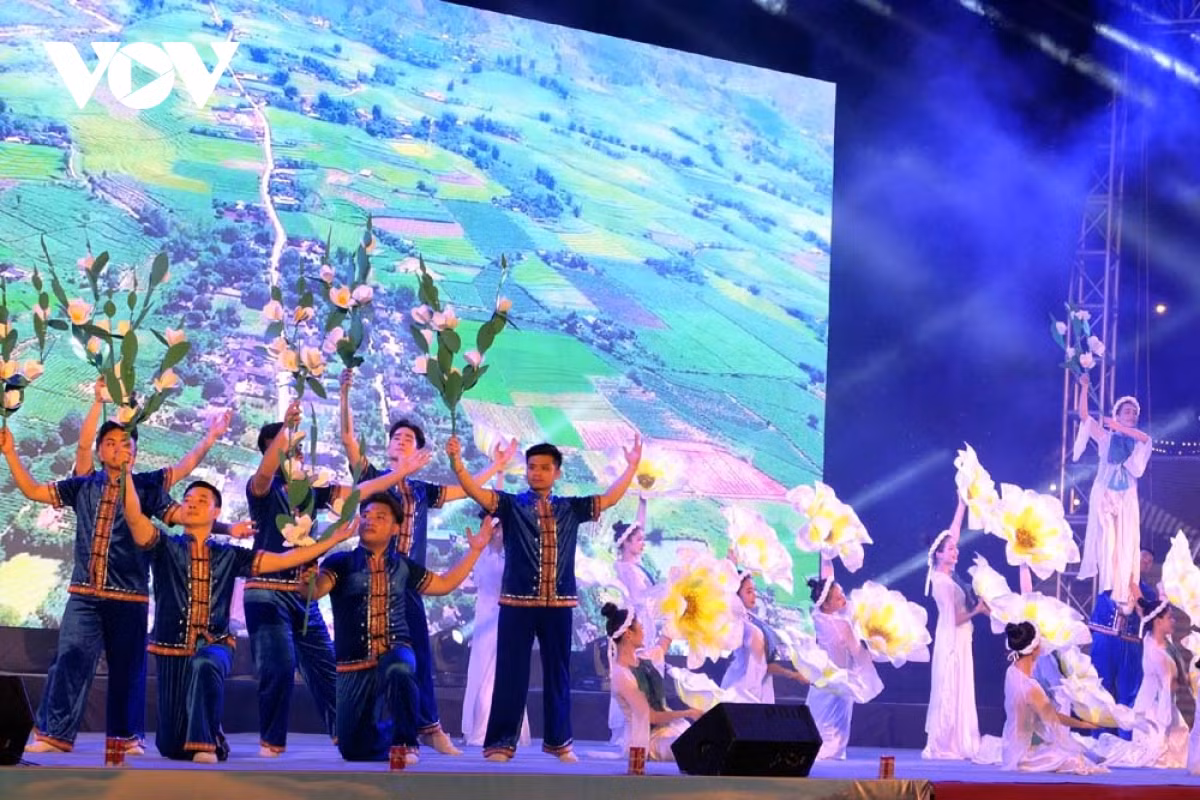 Trai nghiem doc dao Tuan van hoa du lich Tan Uyen, tinh Lai Chau