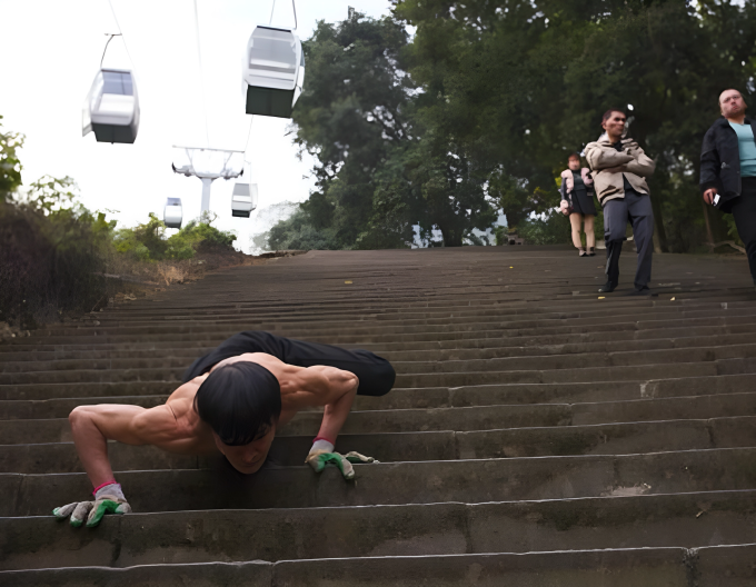 Heping nói với tờ South China Morning Post tuần trước: “Cuộc sống của tôi nằm ở việc chạy bộ và điều quan trọng nhất là tập thể dục, giữ gìn thể lực, phát triển một lối sống lành mạnh”. 