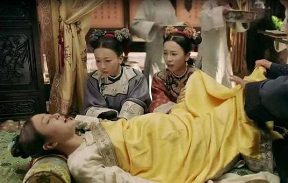 Co nhan dun soi nuoc truoc khi sinh con, tai sao lai the?