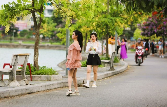 Duong hoa dep nhu xu Han, gioi tre thi nhau check-in-Hinh-4