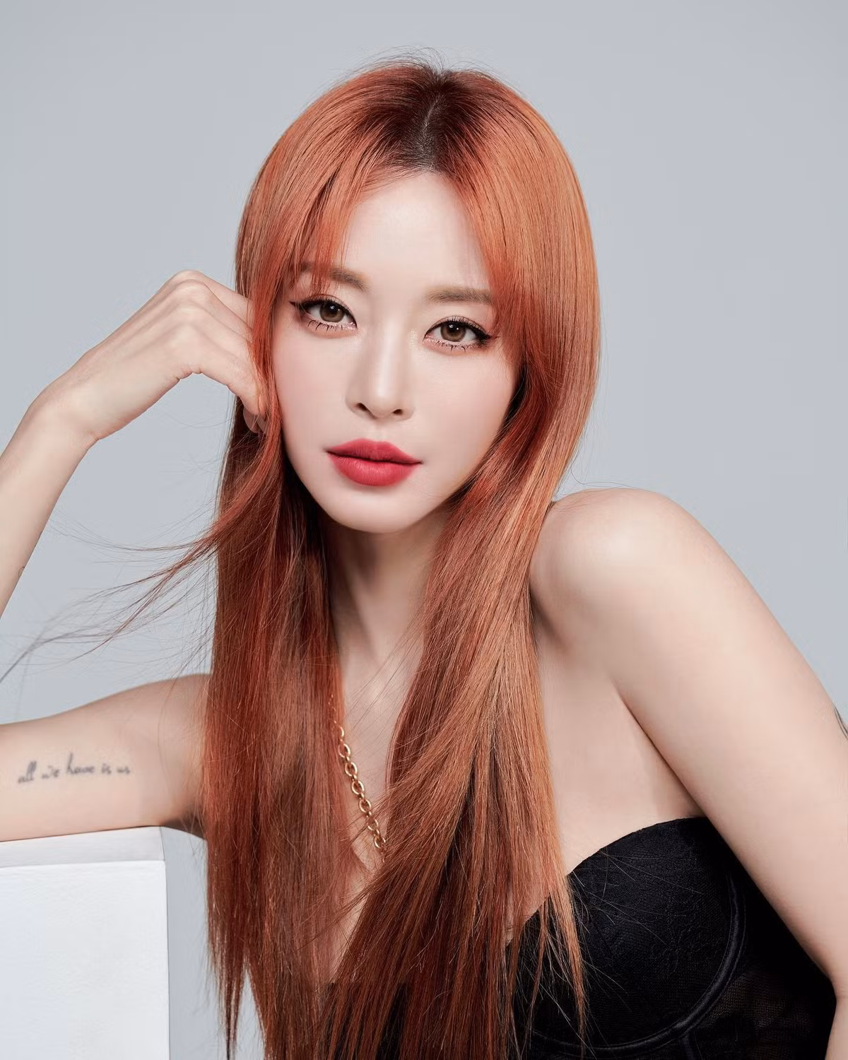 Khung hoang nganh giai tri, sao Han lo so mat viec-Hinh-3