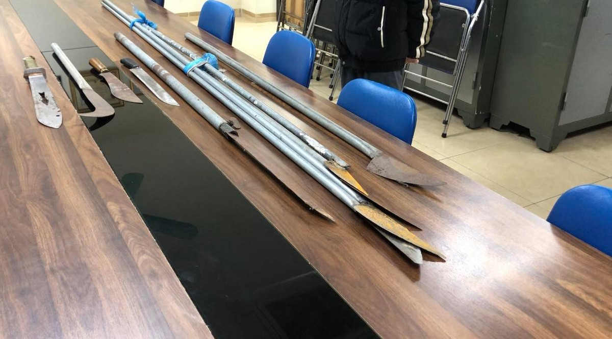 Ha Noi: Tam giu nhom thieu nien vac dao di hon chien-Hinh-2