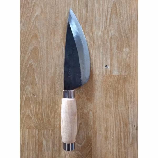 Chiều 21/1/2014, Mạnh rủ Thái mua một dao bầu và bàn nhau, trong trường hợp chủ nhà kêu cứu sẽ giết chết ngay để bịt đầu mối. Sau khi thống nhất kế hoạch, hai đối tượng bắt xe buýt về nhà nghỉ TC thuê trọ và được bố trí tại phòng 402. Tại đây, chúng bàn nhau đợi đến đến lúc nhà nghỉ không có khách, sẽ thực hiện theo kế hoạch đã định trước. (Ảnh minh hoạ, nguồn Internet) 