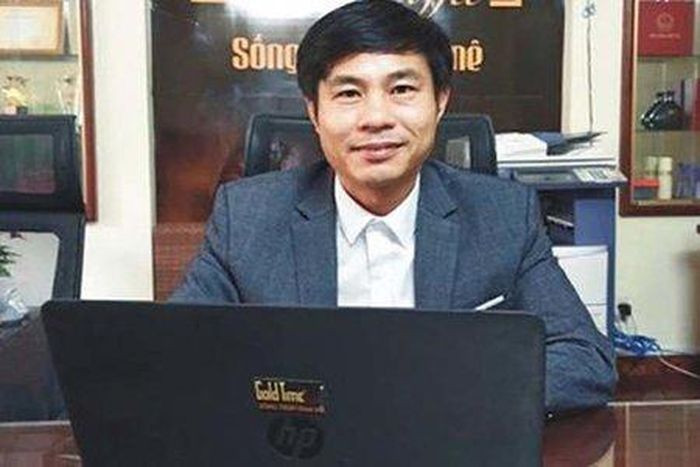 Bị can Đồi đã chi 360 triệu đồng thuê Trần Hữu Hoàng nâng cấp, tạo lập 2 trang web và một phần mềm để quản lý tài khoản đăng nhập, phần mềm ứng dụng chạy trên máy tính, kết nối với Internet và vận hành hệ thống huy động tiền theo hình thức đầu tư mua phân quyền. Việc mua các gói phân quyền thông qua 3 hình thức: Nộp 3 triệu đồng vào tài khoản của Tập đoàn Gold Time hoặc tài khoản cá nhân của Nguyễn Khắc Đồi tại Vietcombank; mua điểm trực tiếp từ nhân viên công ty; mua lại điểm từ nhà đầu tư khác.