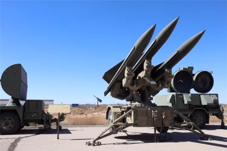 Bốn loại radar của MIM-23 gồm: đài radar bắt mục tiêu tầm cao AN/MQP-35, đài radar bắt mục tiêu bay thấp AN/MPQ-34, đài radar hỏa lực AN/MPQ-33/39 dùng để dẫn đường tên lửa và đài radar xác định cự ly AN/MPQ-37.