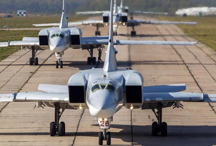 Cũng trong năm 1972, Tu-22M2 (Backfire B) đã đi vào sản xuất hàng loạt và phiên bản hiện đại nhất Tu-22M3 (Backfire C) lắp động cơ NK-25 với cửa hút gió kiểu MiG-25 chính thức vào biên chế năm 1983.