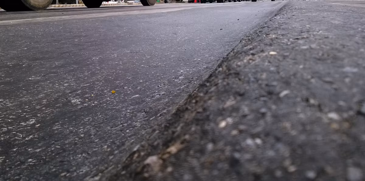 Tại cuộc họp về tình trạng hằn lún QL5 từ ngày 21/7, Bộ trưởng Bộ GTVT Đinh La Thăng cho biết, nếu trong thời gian tới, không xử lý dứt điểm hằn lún trên QL5, sẽ kỷ luật cán bộ liên quan. Bộ trưởng Bộ GTVT nói rõ, hằn lún trên QL5 đã diễn ra từ lâu, qua nhiều lần khắc phục nhưng vẫn hỏng. Dù Bộ GTVT đã nhiều lần chỉ đạo nhưng vẫn không có chuyển biến, tình trạng hằn lún vẫn tồn tại.